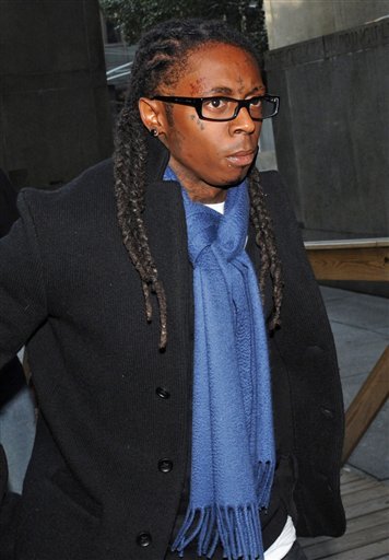 Lil Wayne pleads guilty, expected to serve 8 months in jail