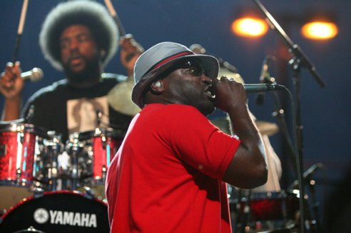 The Roots – Bustin’ Loose (Chuck Brown cover)