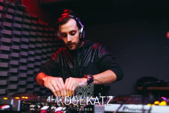 strapazoot beat scena