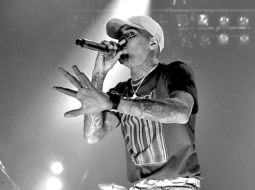 Chris Brown – M.F.T.R. (Remix)