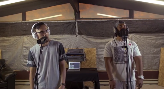Video: Micah B. ft. Phinisey - Five More Minutes (Live Version)