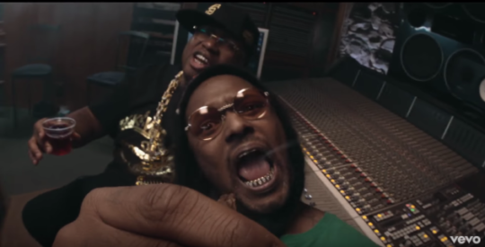 Video: ScHoolboy Q ft. E-40 - Dope Dealer