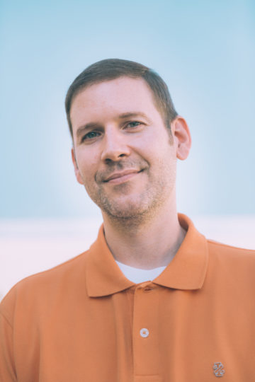 2017 042327 Soren Author Photo Smaller Size