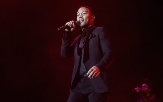 john-legend-4k-concert-superstars-american-singer