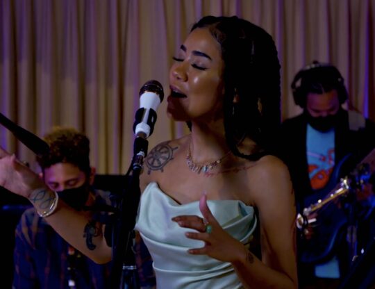 watch-jhene-perform-an-intimate-npr-tiny-desk-home-concert