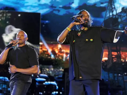 Snoop Dogg Honors Dr. Dre With Icon Award