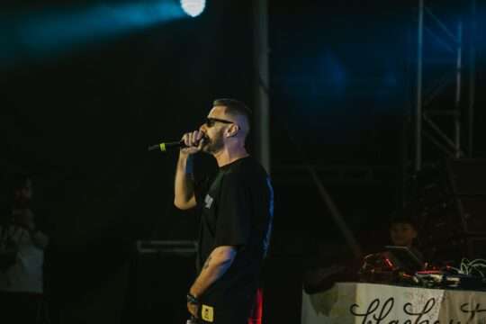 7BLACKOUT30-105311-Lav-Boka