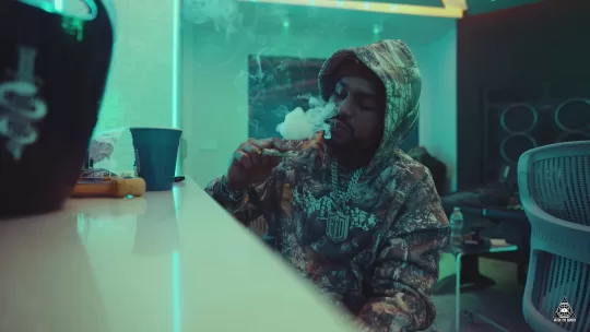 Dave East & aarabMuzik - Roll Up Thumbnail