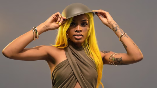 Savannah Hannah - Machine Gun